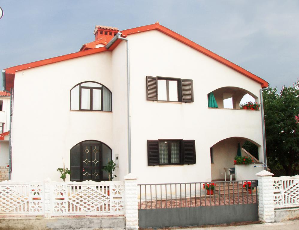 Apartments Porec Istria By Nina Bagian luar foto